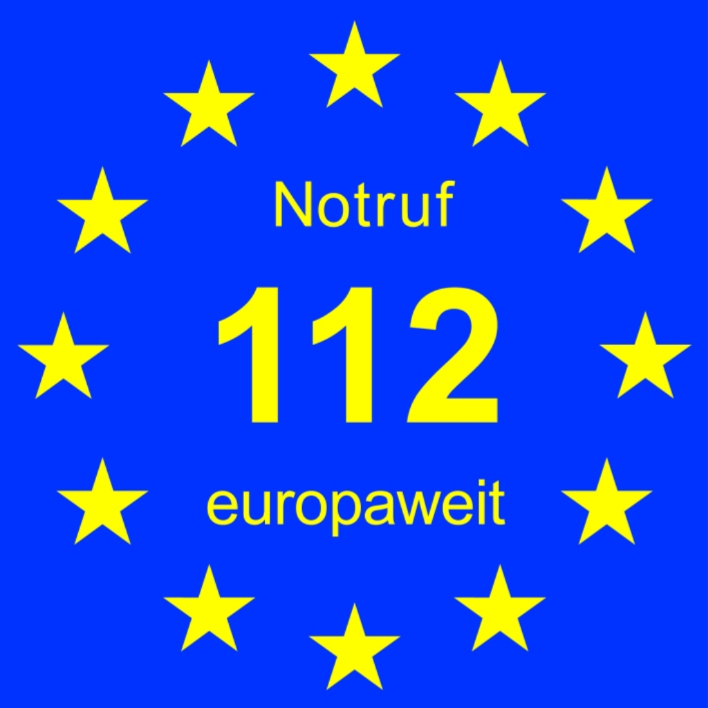 Einsatzfoto Gegen Mittag wurde ein Verkehrsunfall mit drei beteiligten Fahrzeugen gemeldet...